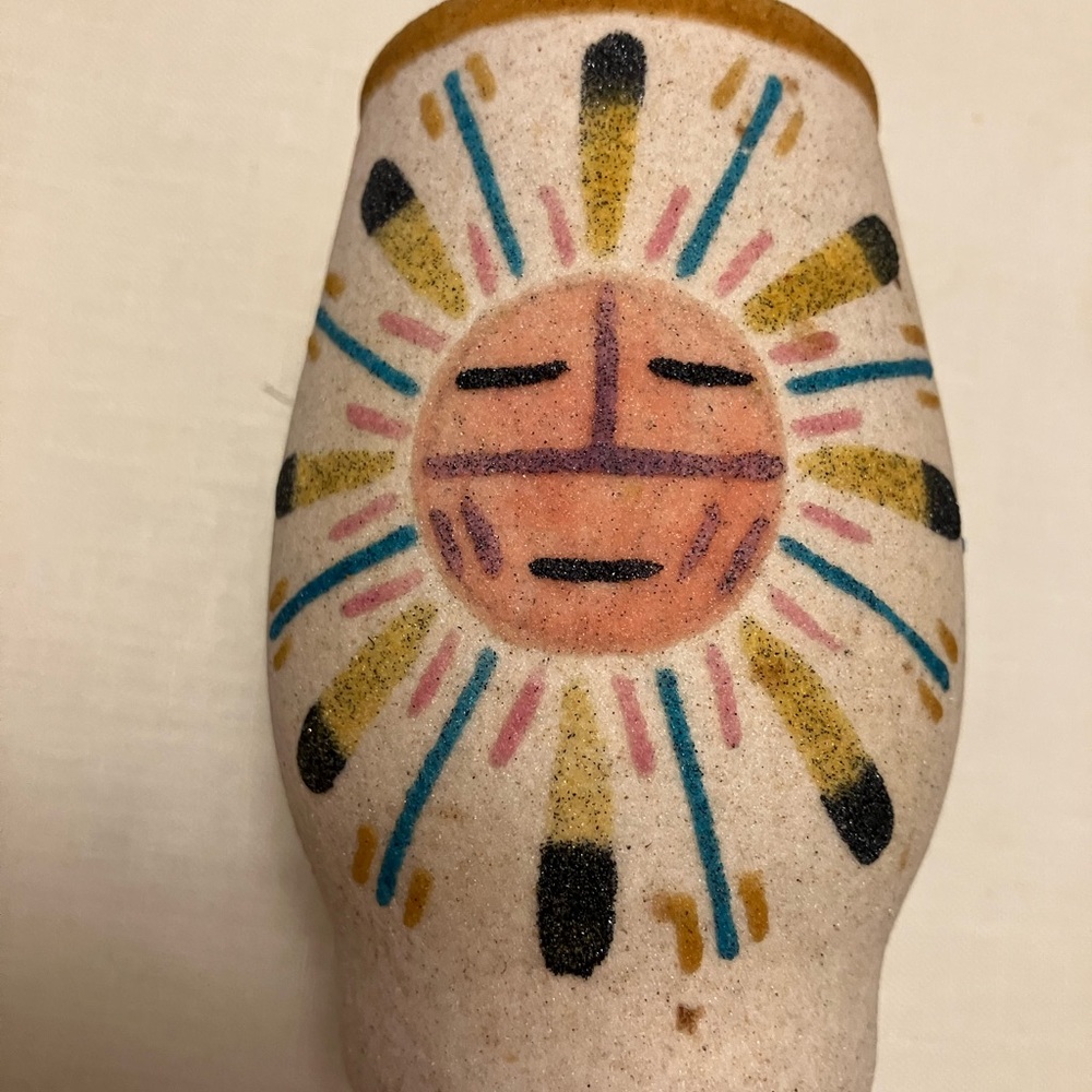 NAVAJO POTTERY SAND PAINT VASE SUN FACE SIGNED E.C. RAINBOW WAY LTD